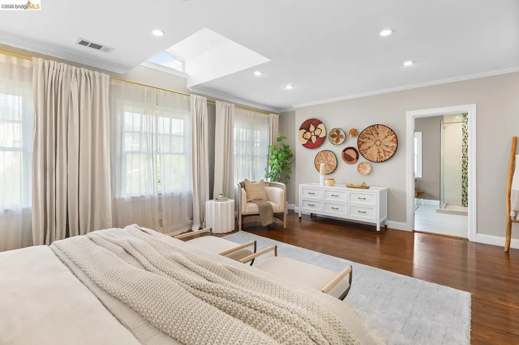 5960 Chabolyn Terrace Oakland CA 94618