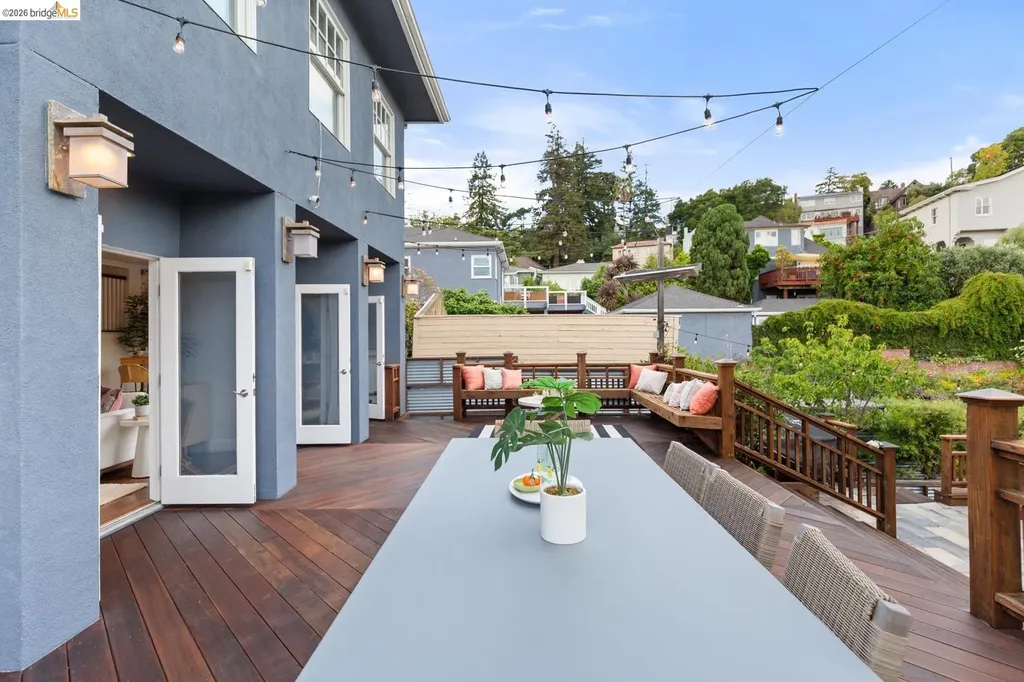 5960 Chabolyn Terrace Oakland CA 94618