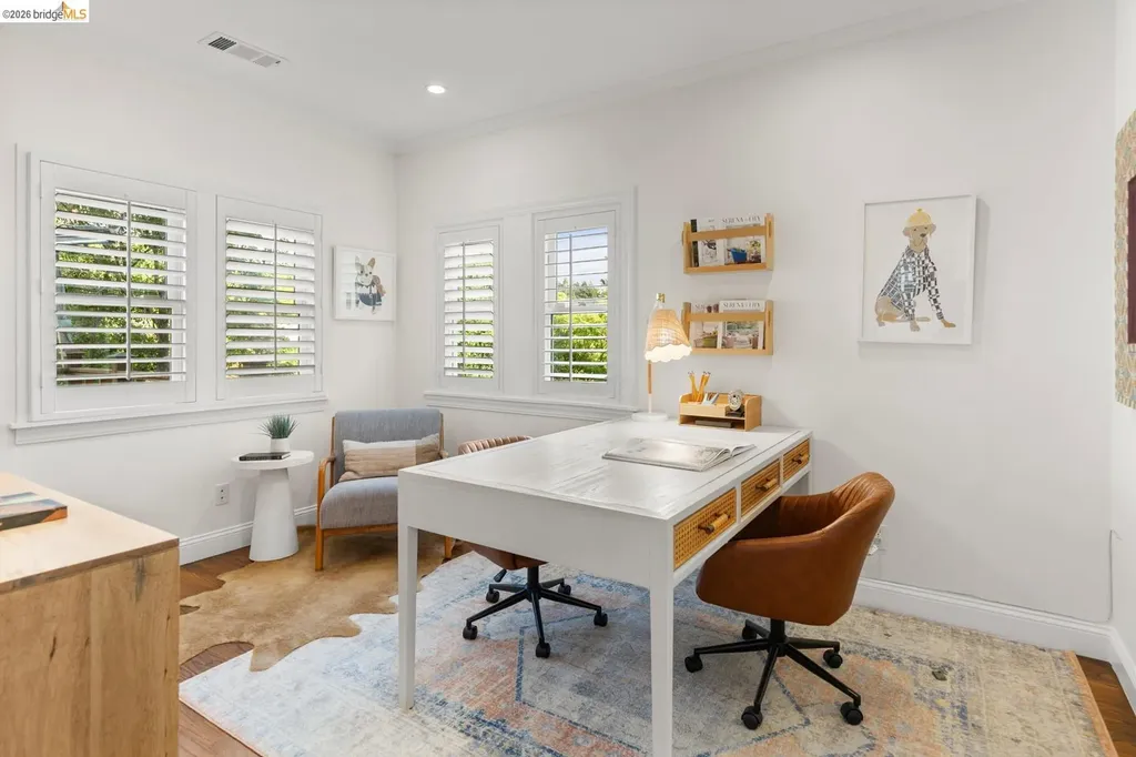 5960 Chabolyn Terrace Oakland CA 94618