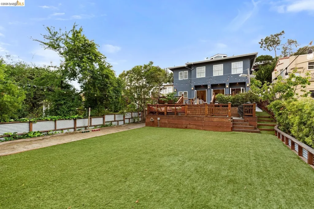 5960 Chabolyn Terrace Oakland CA 94618