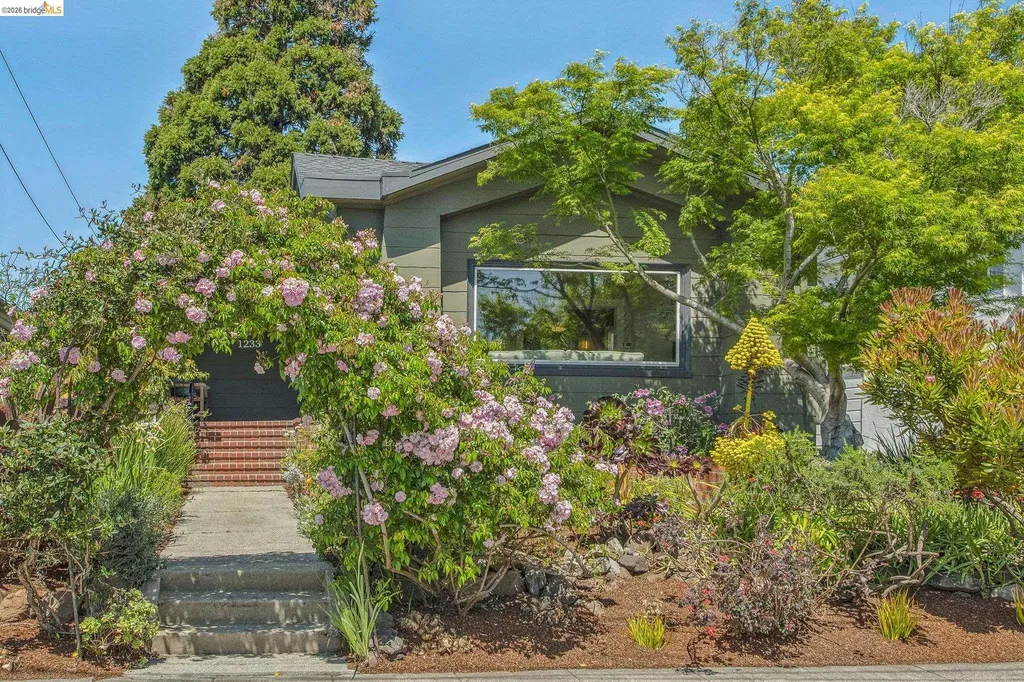 1233 Carleton Street Berkeley CA 94702