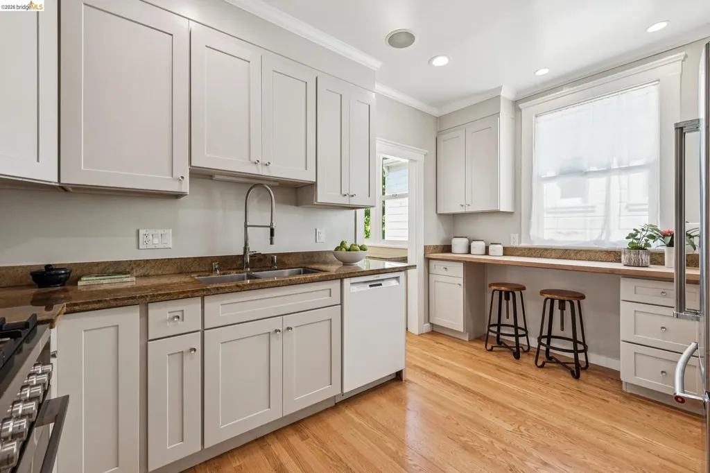 1233 Carleton Street Berkeley CA 94702