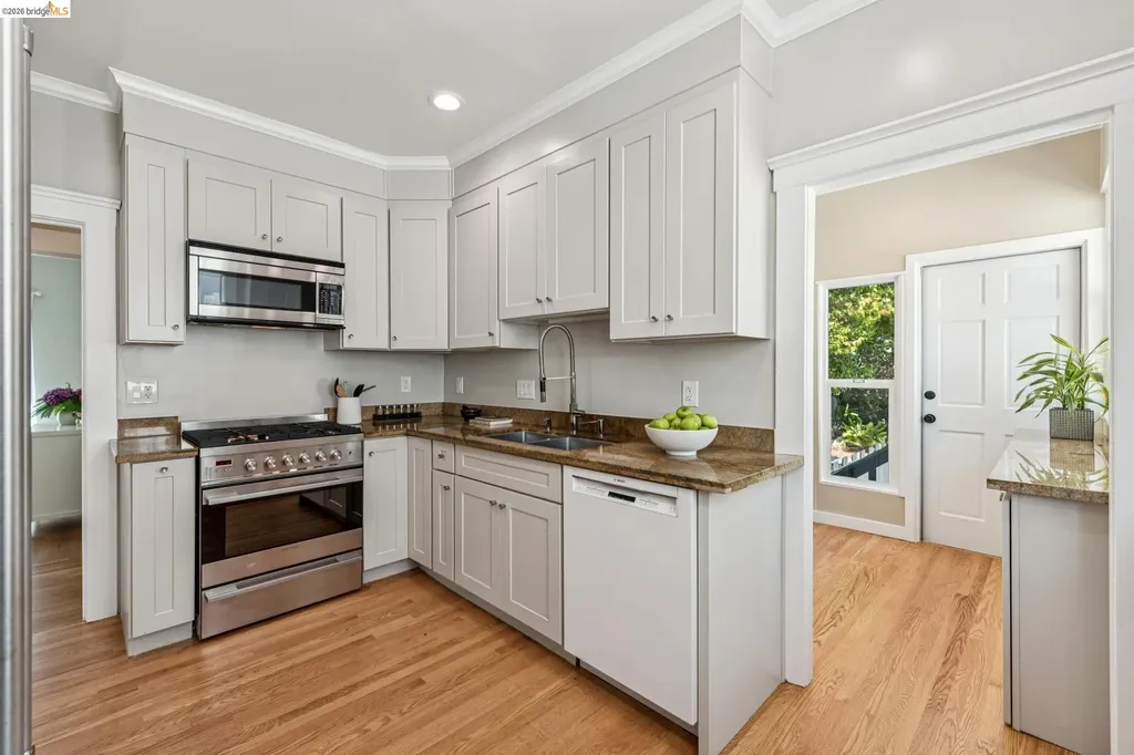 1233 Carleton Street Berkeley CA 94702