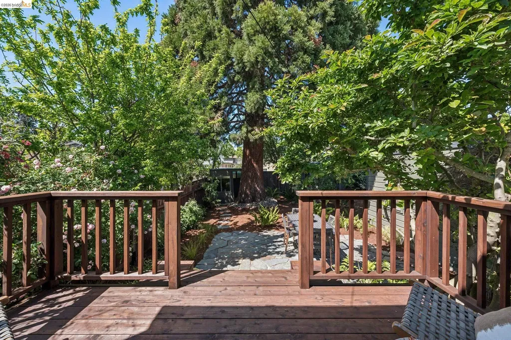 1233 Carleton Street Berkeley CA 94702