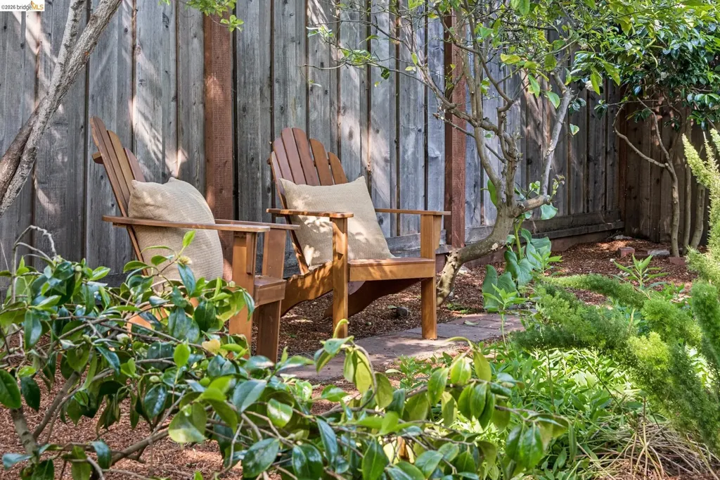 1233 Carleton Street Berkeley CA 94702