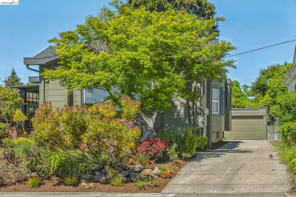 1233 Carleton Street Berkeley CA 94702