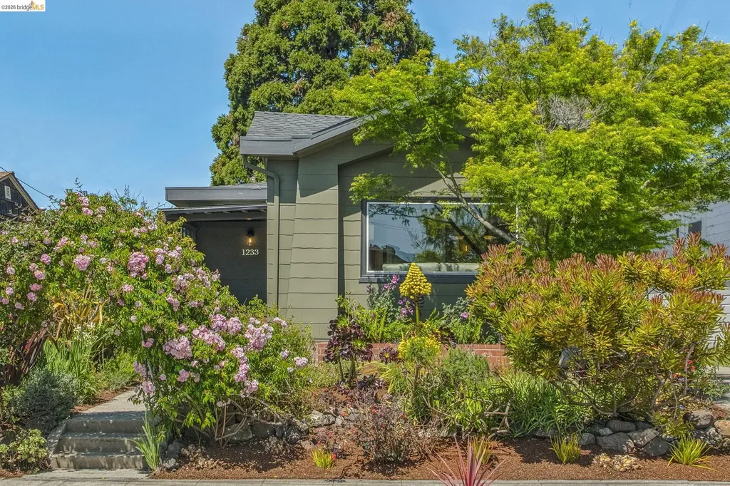 1233 Carleton Street Berkeley CA 94702