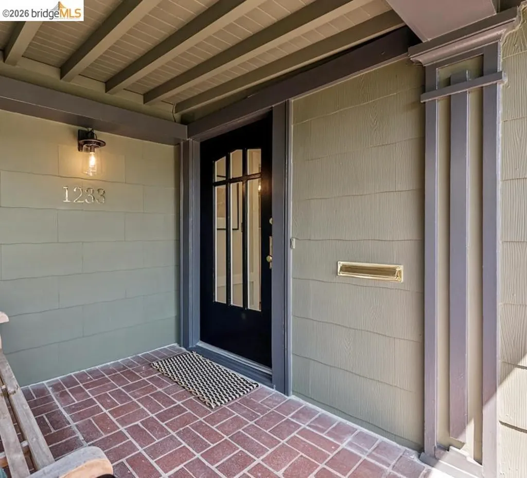 1233 Carleton Street Berkeley CA 94702