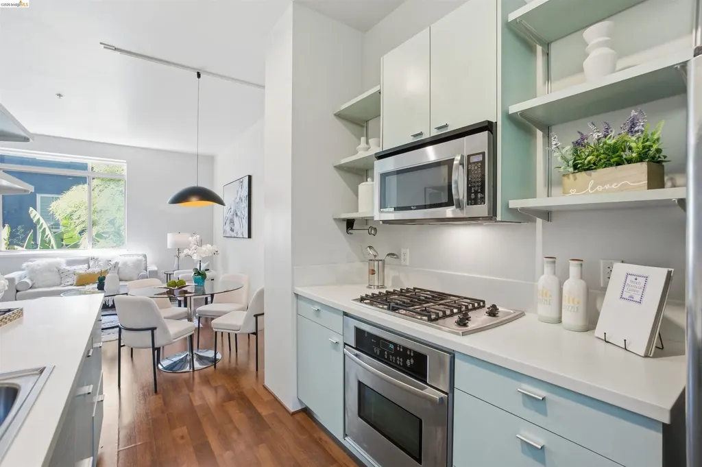 1253 Pine Street Oakland CA 94607