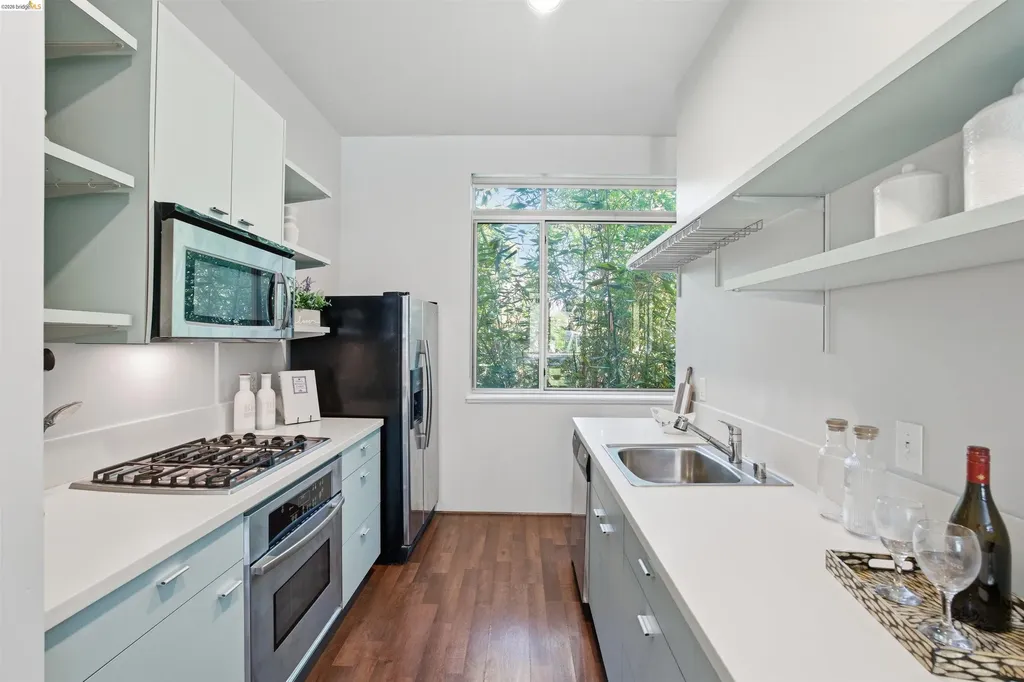 1253 Pine Street Oakland CA 94607