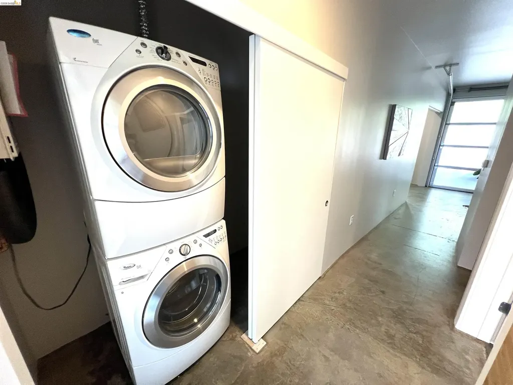 1253 Pine Street Oakland CA 94607