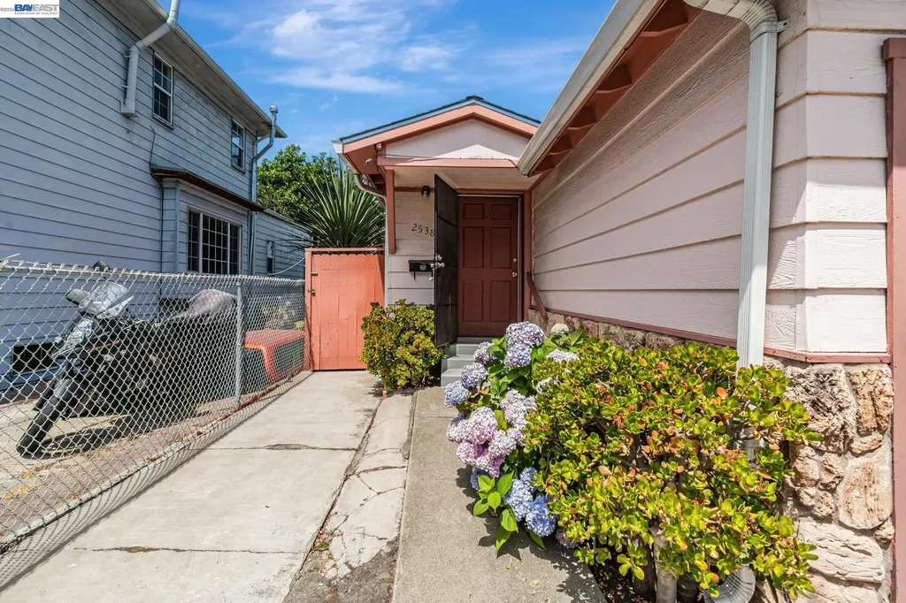 2538 16th Street Oakland CA 94601