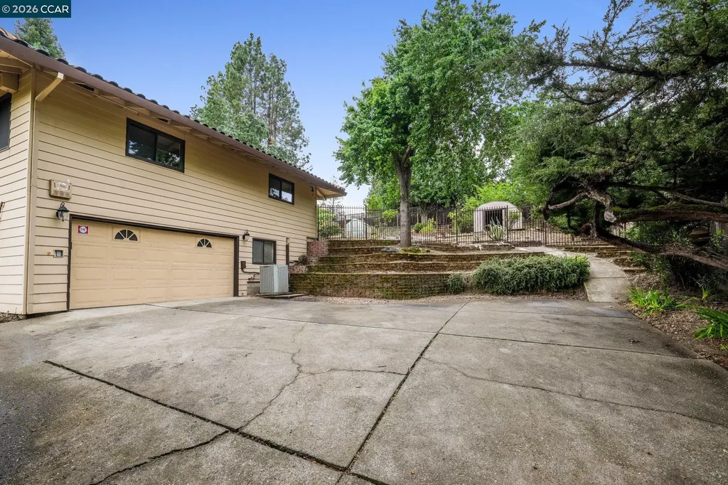 31 Oak Knoll Loop Walnut Creek CA 94596