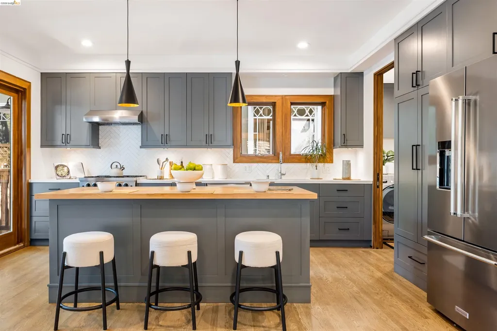 3208 Claremont Avenue Berkeley CA 94705