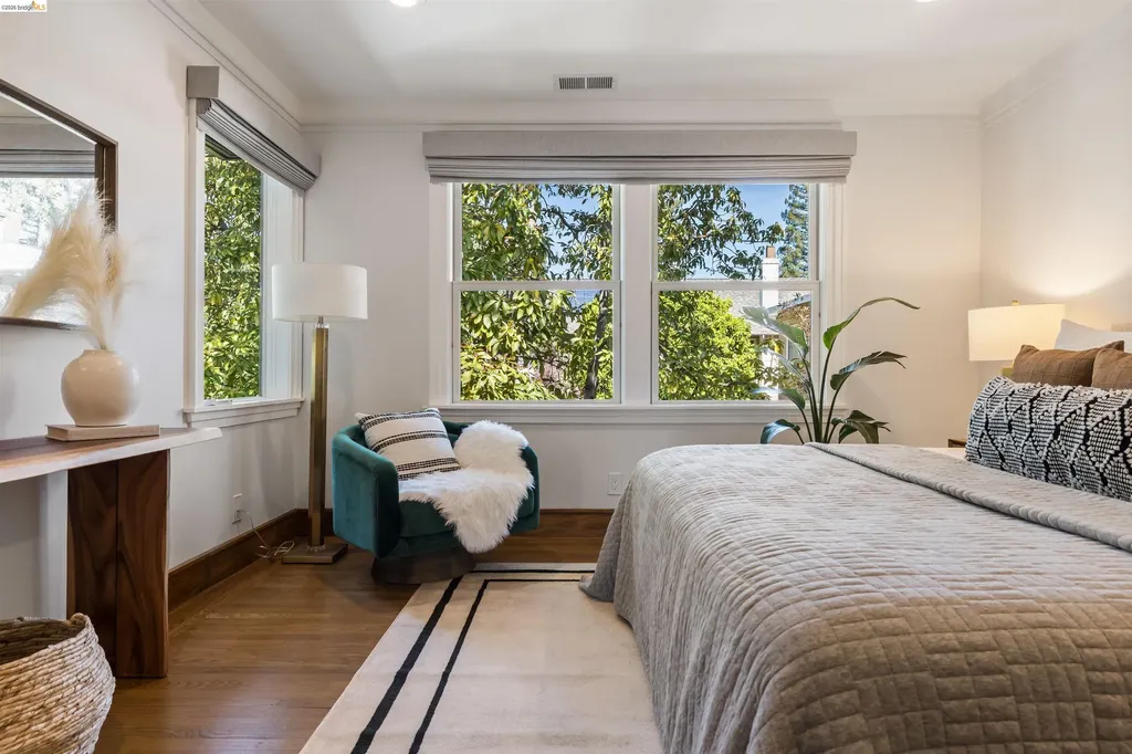 3208 Claremont Avenue Berkeley CA 94705