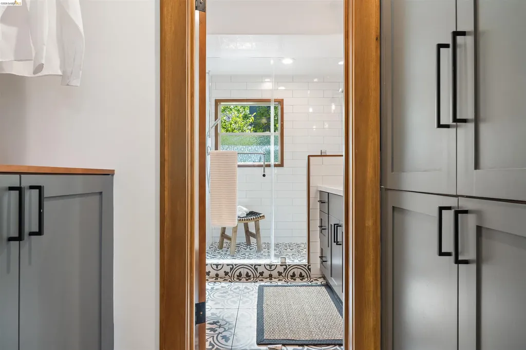 3208 Claremont Avenue Berkeley CA 94705