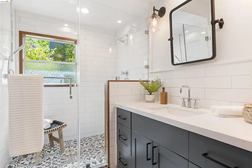 3208 Claremont Avenue Berkeley CA 94705