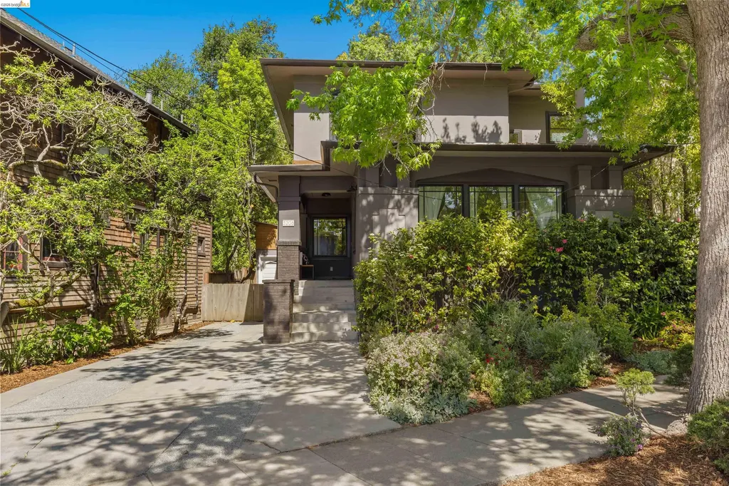 3208 Claremont Avenue Berkeley CA 94705