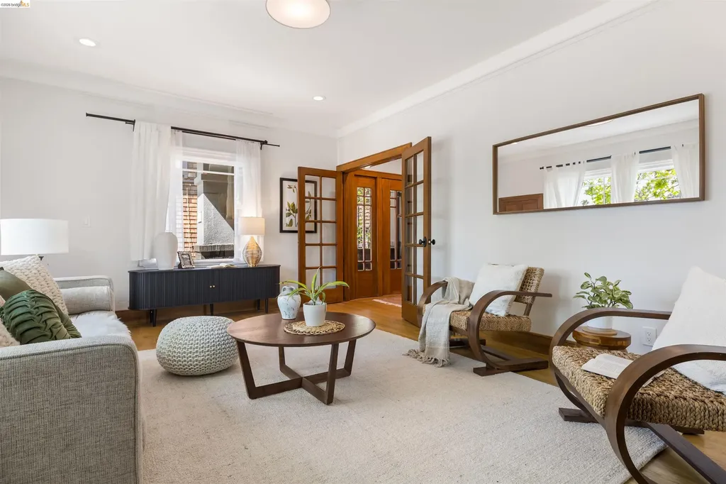 3208 Claremont Avenue Berkeley CA 94705