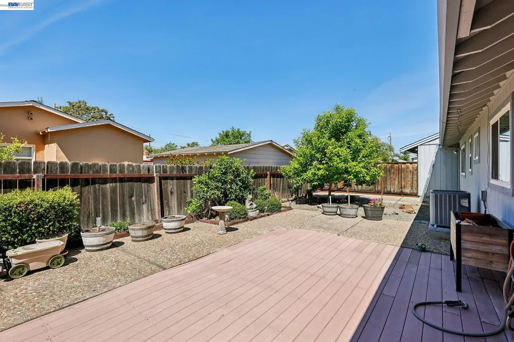 1113 Tokay Common Livermore CA 94550