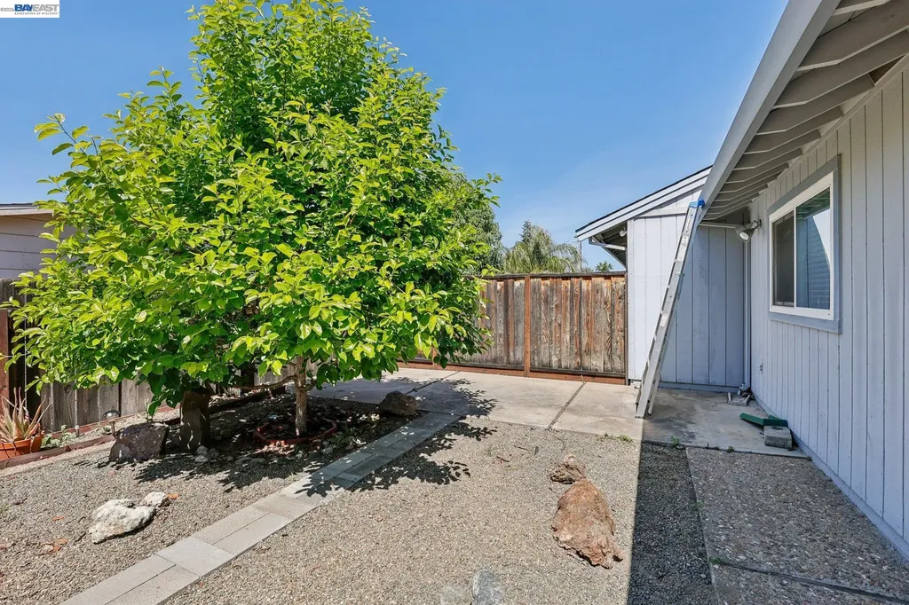 1113 Tokay Common Livermore CA 94550