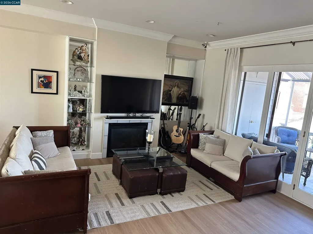 2144 Railroad Avenue Hercules CA 94547