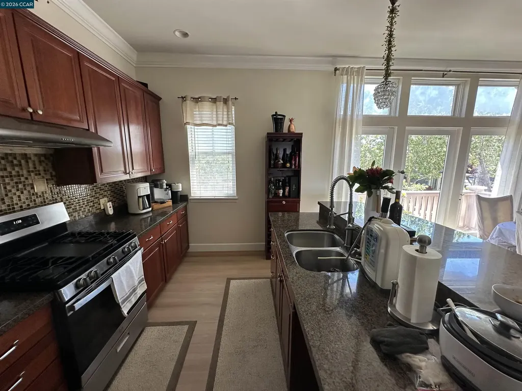 2144 Railroad Avenue Hercules CA 94547
