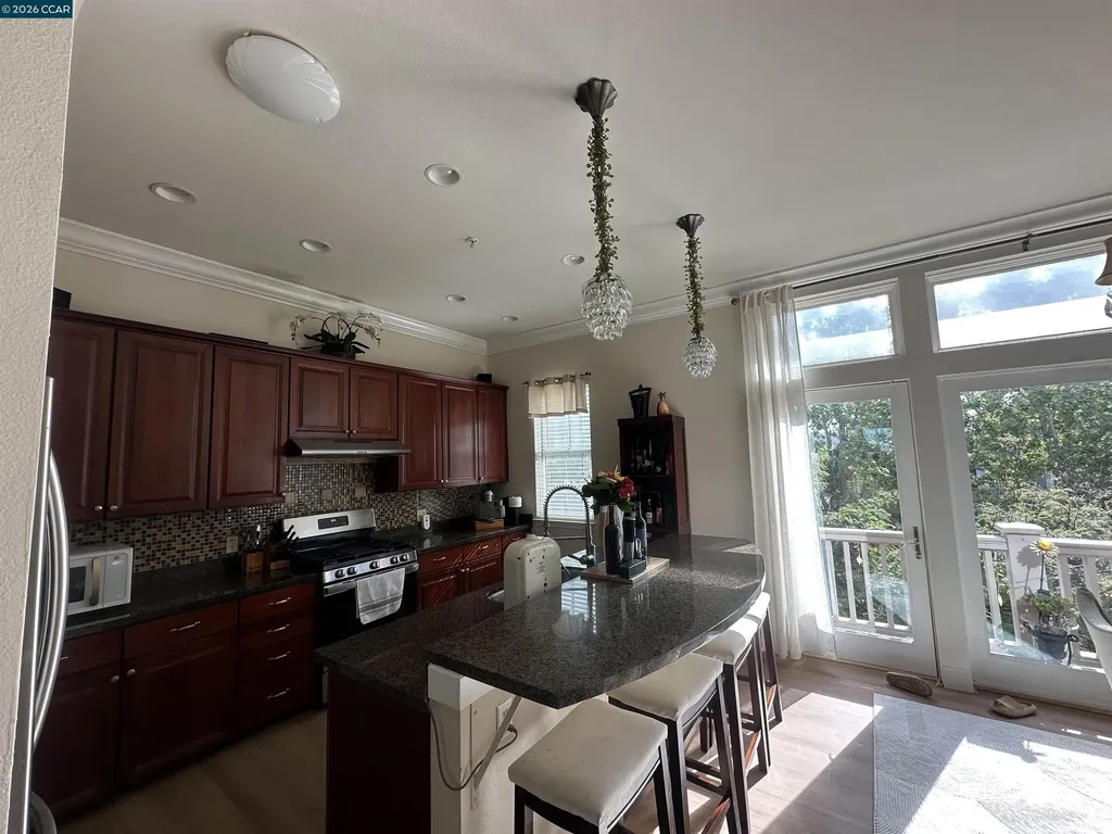 2144 Railroad Avenue Hercules CA 94547