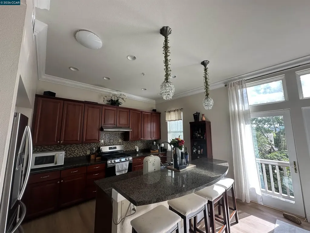 2144 Railroad Avenue Hercules CA 94547