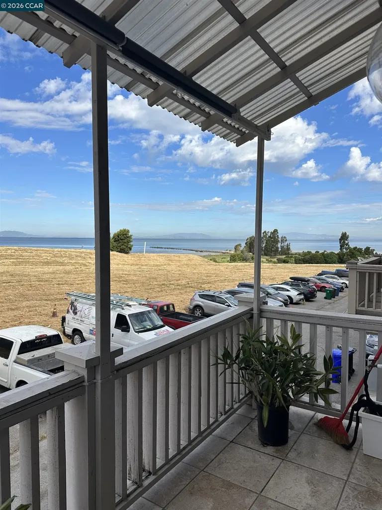 2144 Railroad Avenue Hercules CA 94547