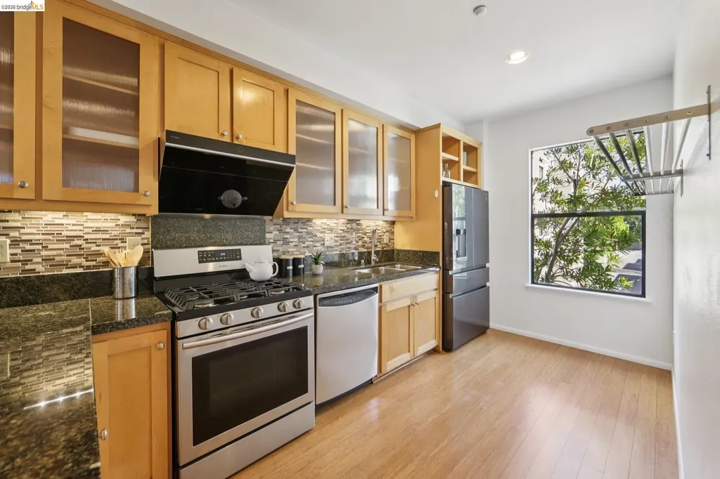 23 City Limits Circle Emeryville CA 94608
