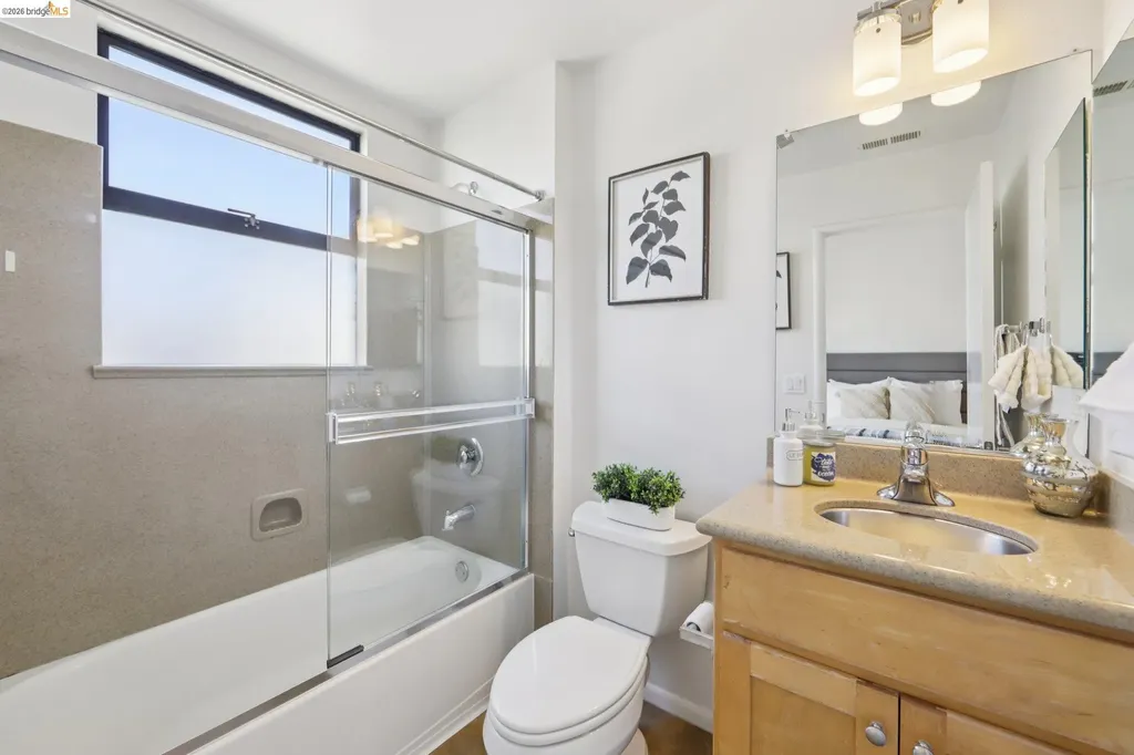 23 City Limits Circle Emeryville CA 94608