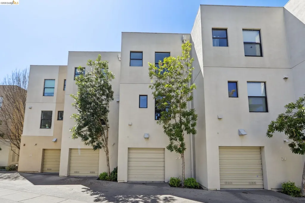 23 City Limits Circle Emeryville CA 94608