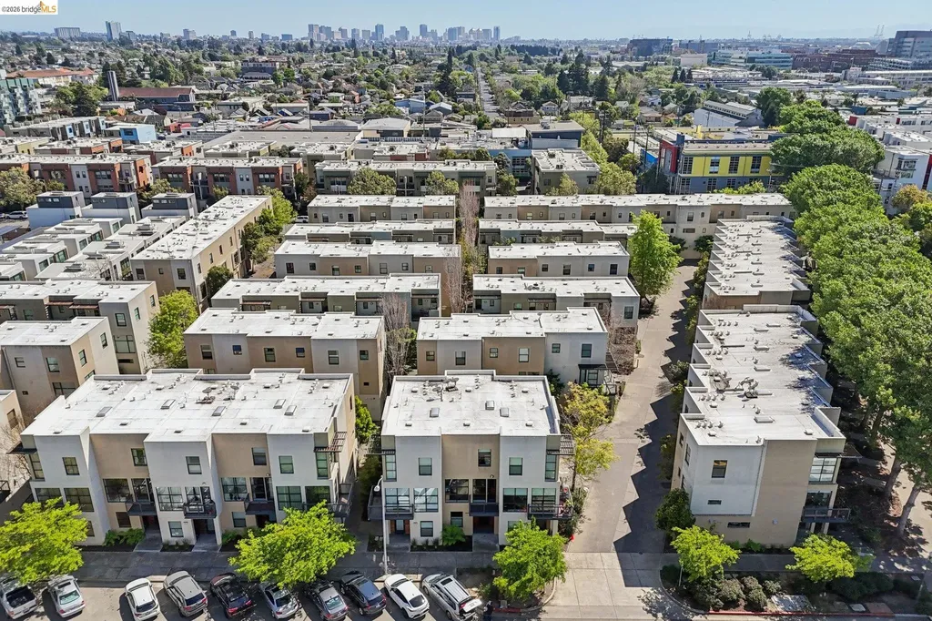 23 City Limits Circle Emeryville CA 94608