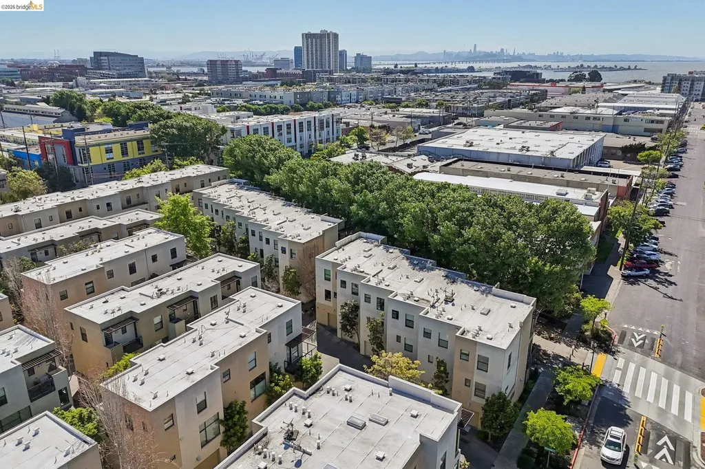 23 City Limits Circle Emeryville CA 94608