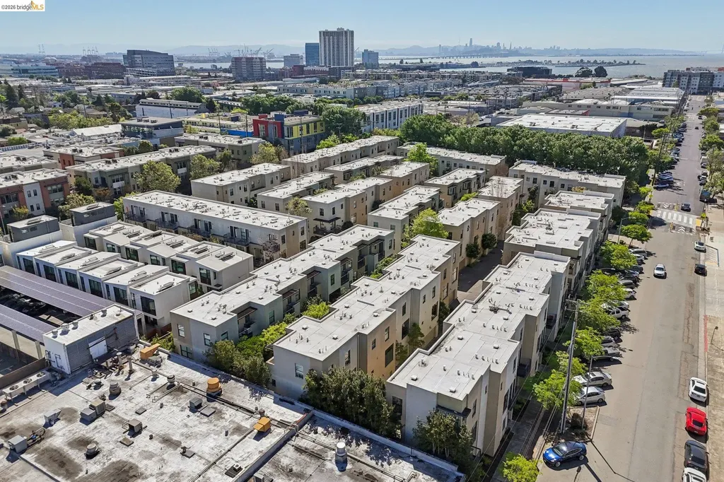 23 City Limits Circle Emeryville CA 94608