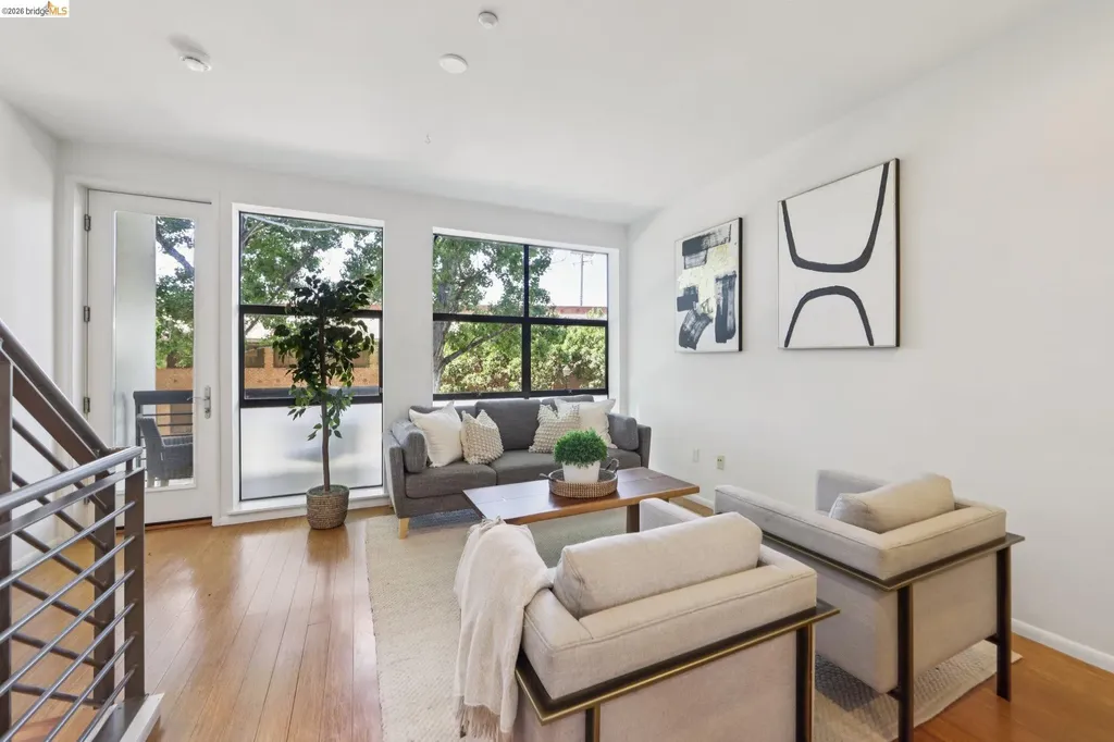 23 City Limits Circle Emeryville CA 94608