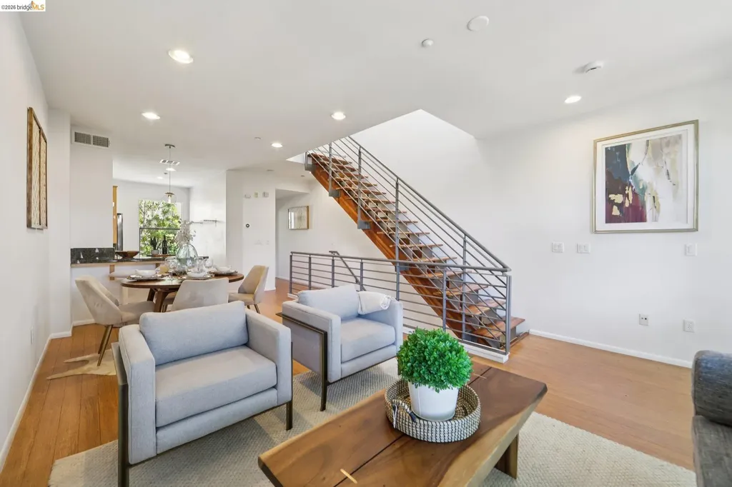 23 City Limits Circle Emeryville CA 94608