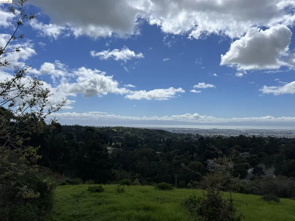 14381 Skyline Boulevard Oakland CA 94619