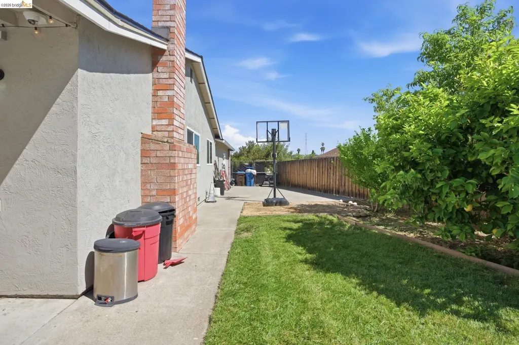 1004 Thomas Court Antioch CA 94509