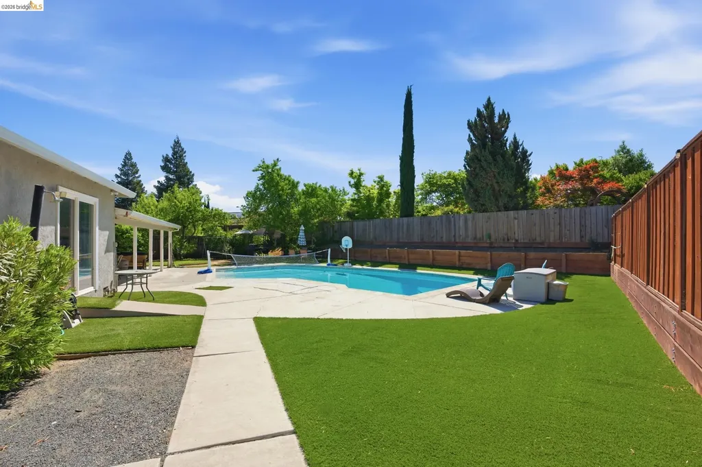 1004 Thomas Court Antioch CA 94509