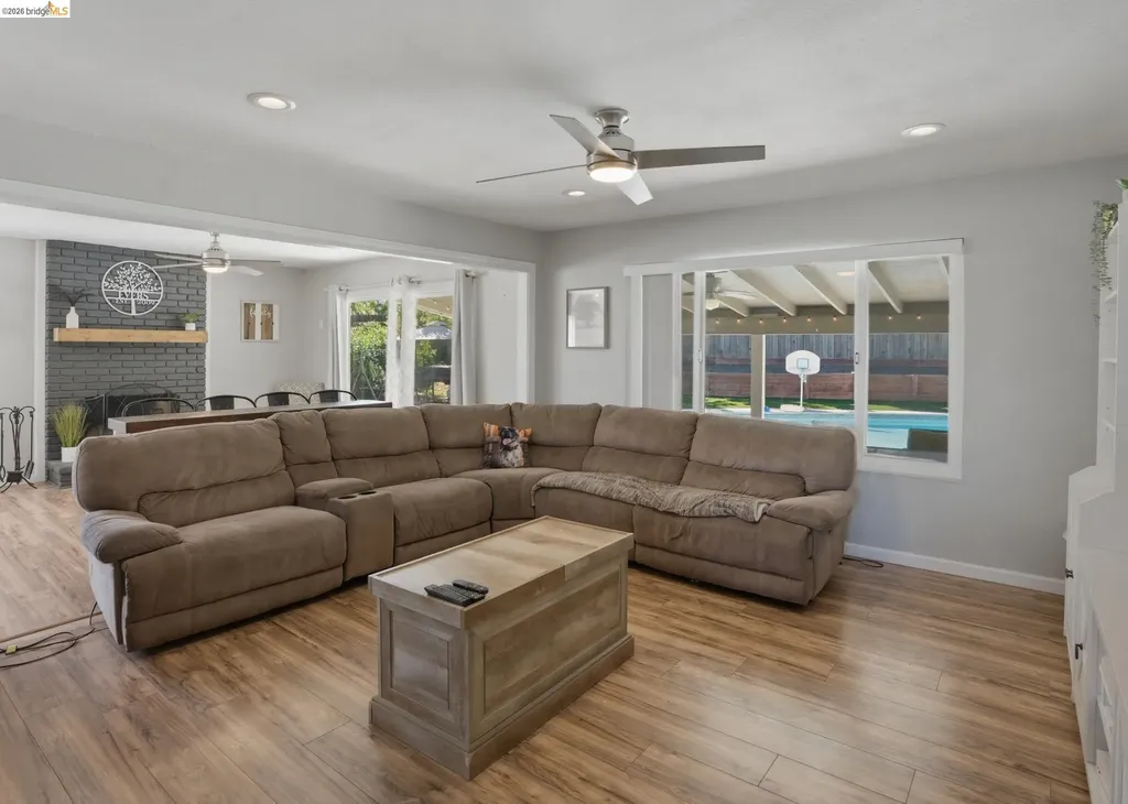 1004 Thomas Court Antioch CA 94509