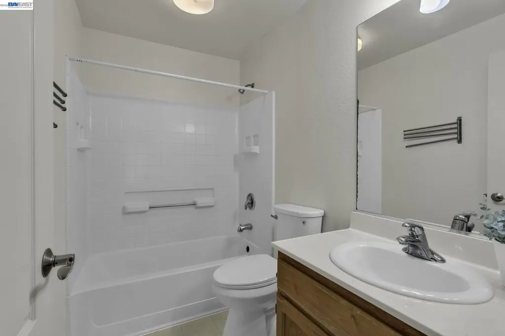 10863 Packard Street Oakland CA 94603