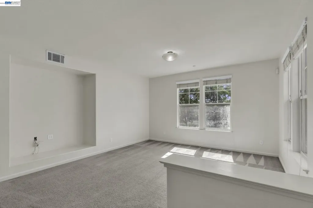 10863 Packard Street Oakland CA 94603