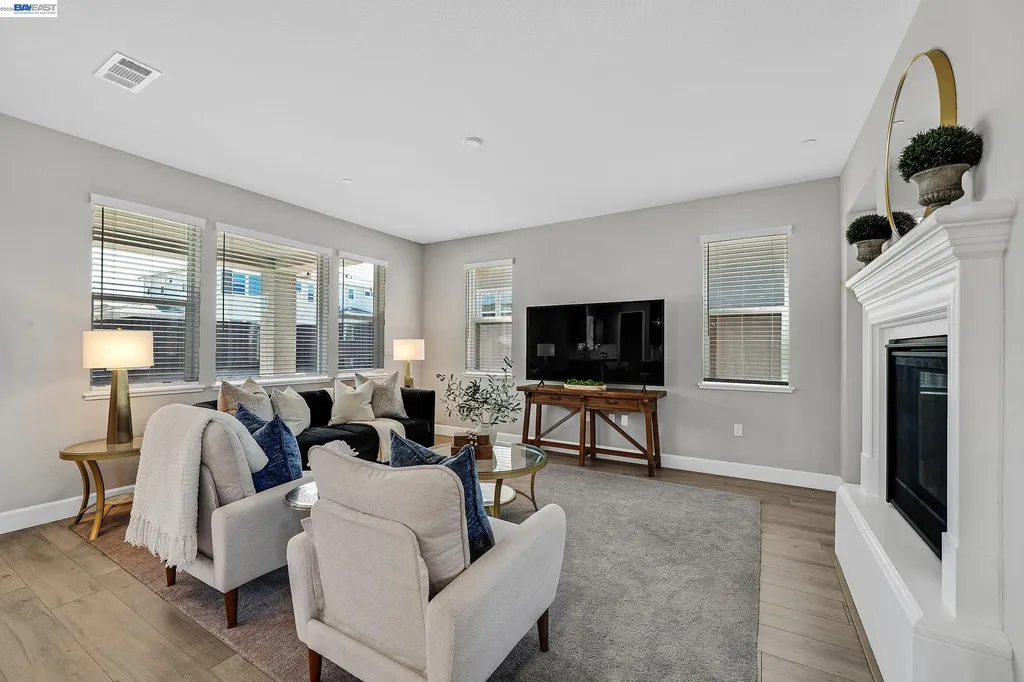 271 Eagle Nest Drive Oakley CA 94561