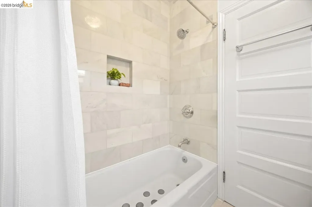 2201 Coloma Street Oakland CA 94602
