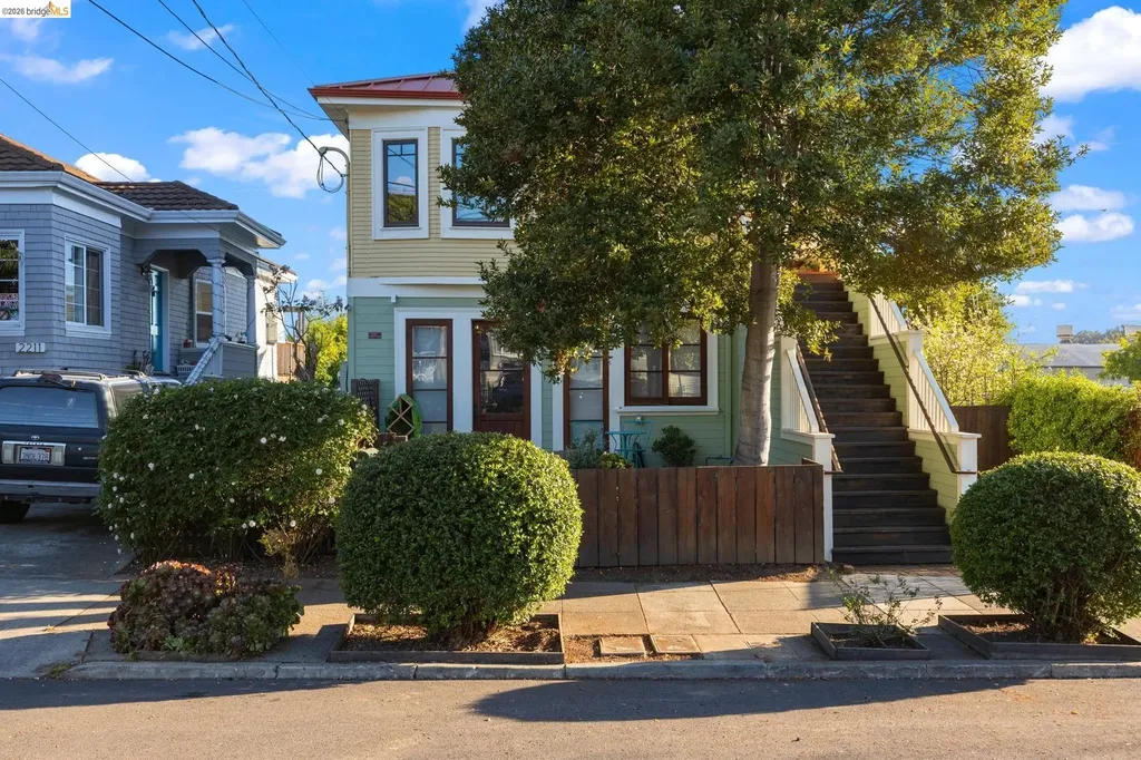 2201 Coloma Street Oakland CA 94602