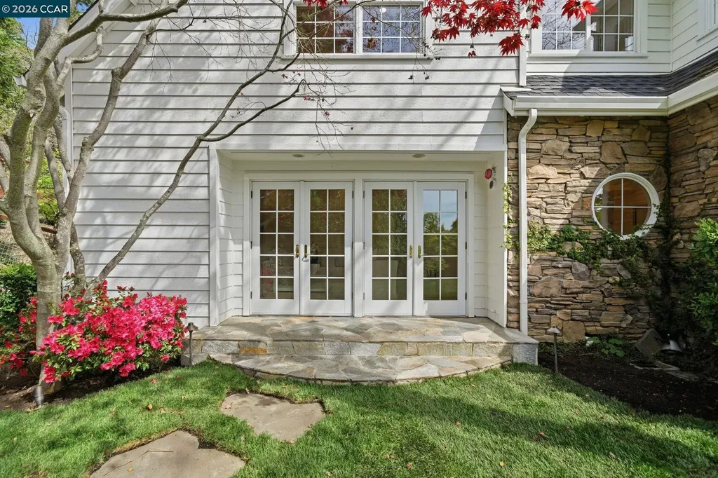 3 Honey Hill Court Orinda CA 94563