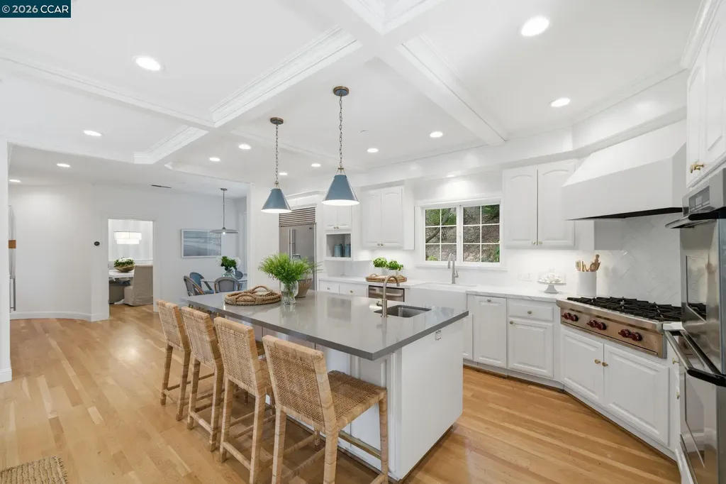 3 Honey Hill Court Orinda CA 94563