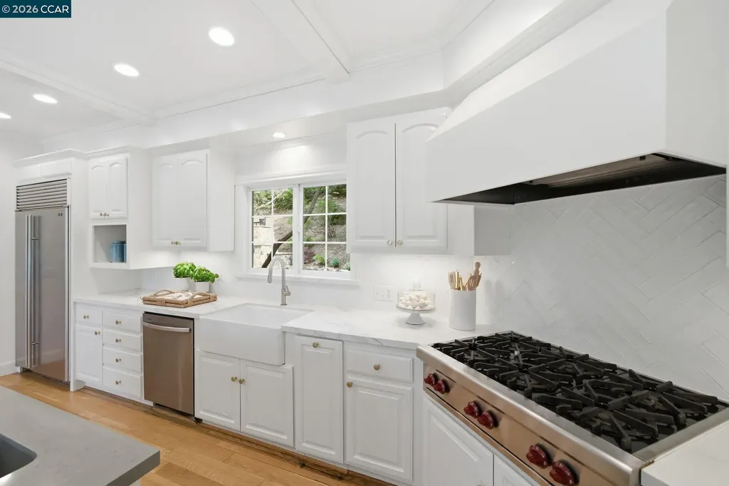 3 Honey Hill Court Orinda CA 94563